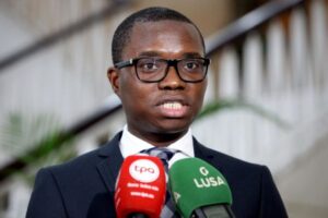 Read more about the article Angola começa a aplicar faturação eletrotónica em 01 de janeiro de 2026 — AGT