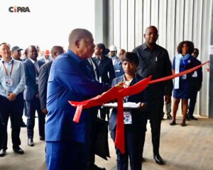 Read more about the article Presidente angolano inaugura fábrica de alumínio de investimento chinês de 250 milhões de dólares
