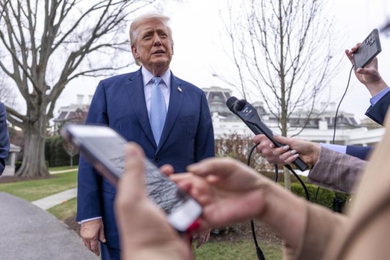 Trump aprova retirada de bases dos EUA em países aliados como Espanha que não cooperem no Estreito de Ormuz