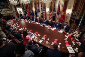 Read more about the article Trump afirma que ainda não está satisfeito com termos de acordo com o Irão
